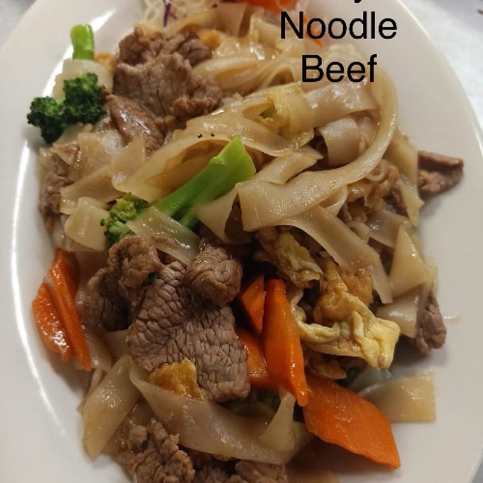Delicious Pad See Ew and More Thai Favorites